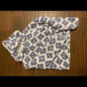 pacsun white and blue fuzzy hoodie